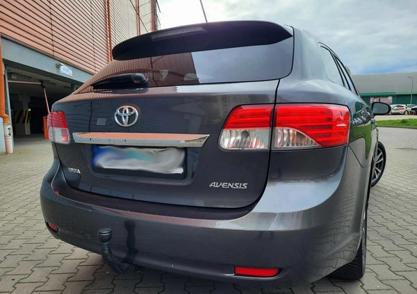 Toyota Avensis cena 31900 przebieg: 280000, rok produkcji 2013 z Stronie Śląskie małe 232